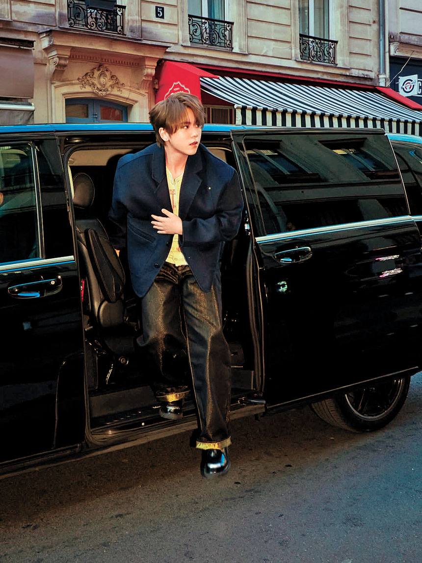 姜濤晒出多張街拍，與粉絲分享巴黎時裝周見聞。