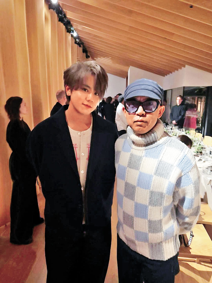 姜濤把握機會向日本潮牌達人Nigo集郵。