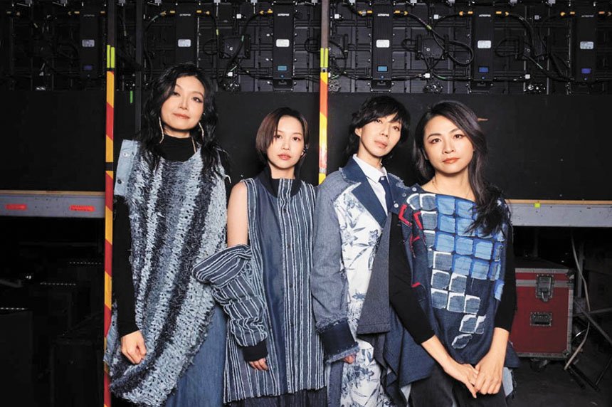 萬芳日前和壯女們舉辦演唱會。網上圖片