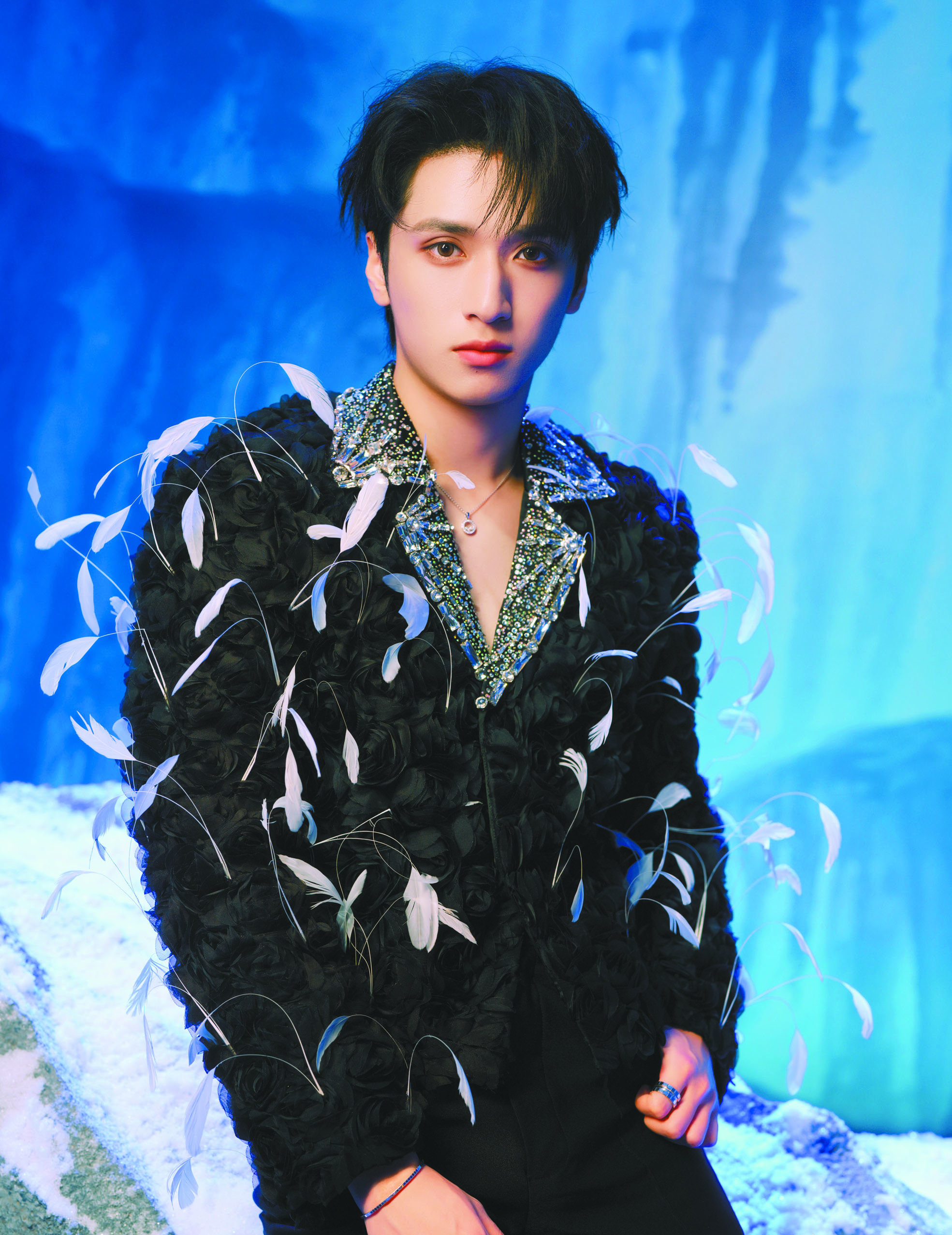 嚴浩翔再遇騷擾 多車圍堵挑釁