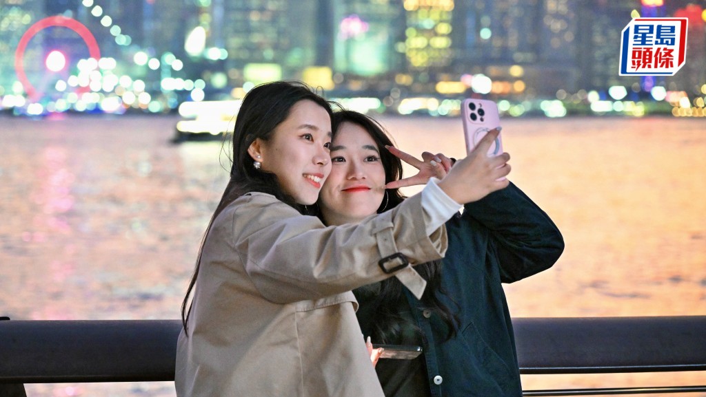 【天氣急凍】強烈季候風明晚殺到！天文台預警氣溫顯著下降 周三市區最低11°C 新界多區跌至個位數