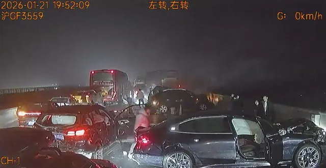 【突發】江西高速驚現連環撞！雨雪結冰釀禍 1死15傷 現場火花四濺