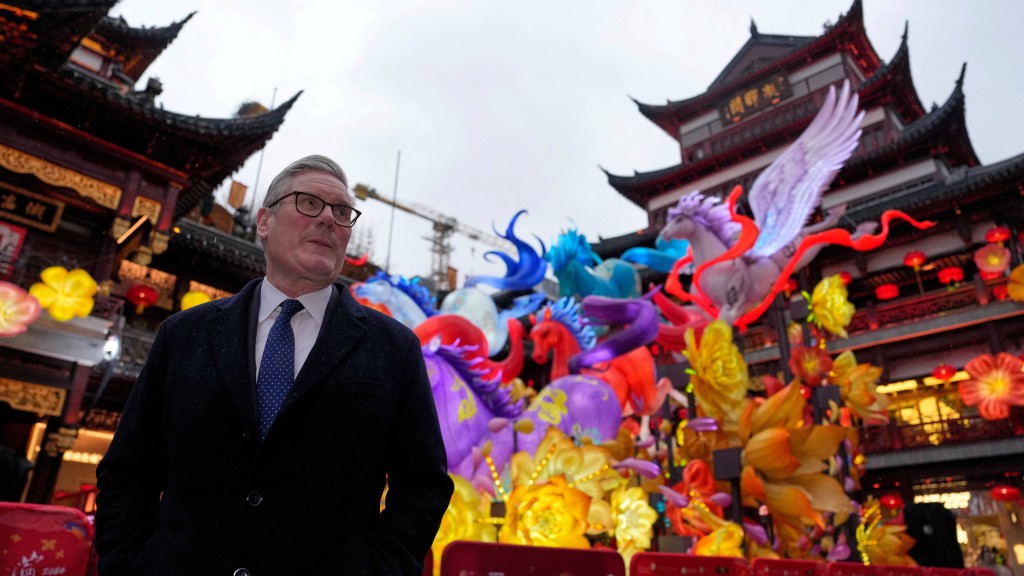 施紀賢訪滬展親民一面 自爆筷子高手兼係LABUBU粉絲