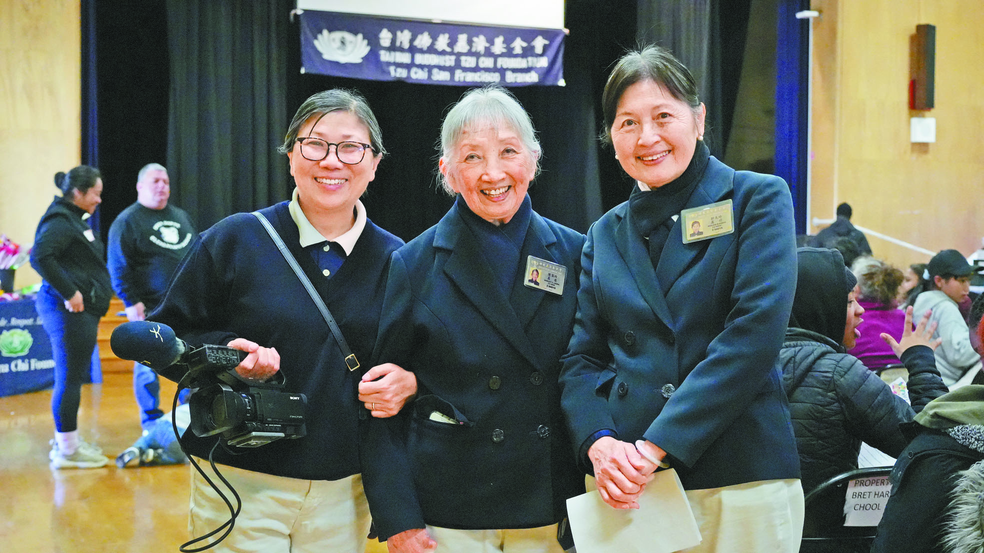 三代慈濟舊金山支會負責人，左起：第四代林育貞（慈晶）、第二代陳雪玲（慮進）、第三代 郭美玲。慮功提供