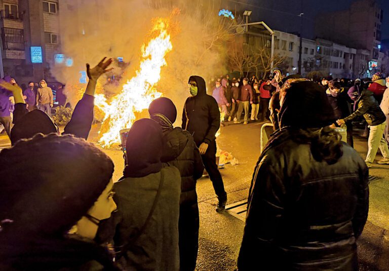 伊朗承認至少2000人死亡