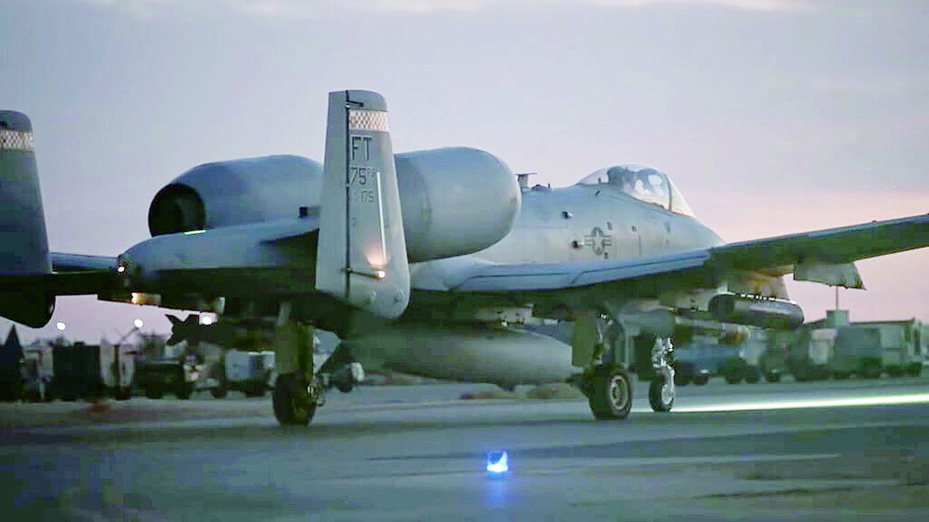 美國中央司令部表示,美軍當日空襲敘利亞境內多個極端組織IS的目標。網上圖片