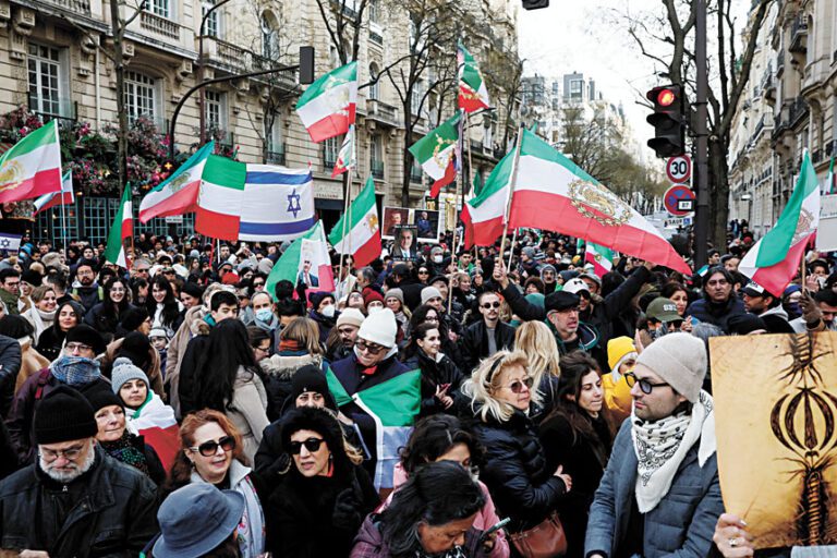 伊朗示威者上萬人被拘