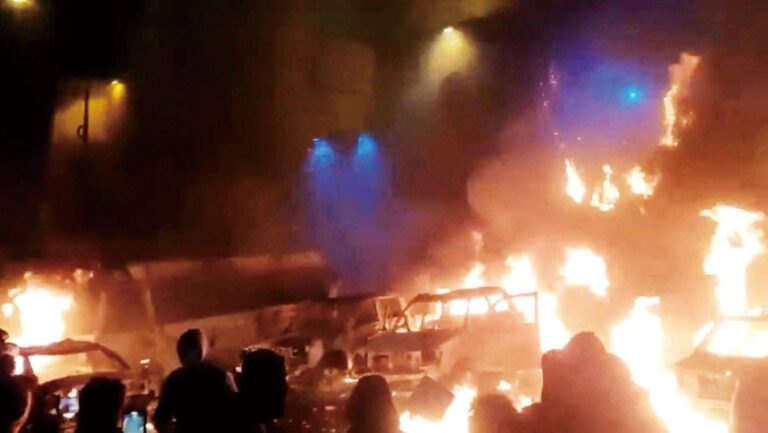 伊朗示威升級 特朗普再次威脅軍事介入