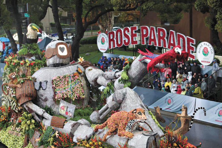 風雨澆不熄玫瑰花車觀眾熱情