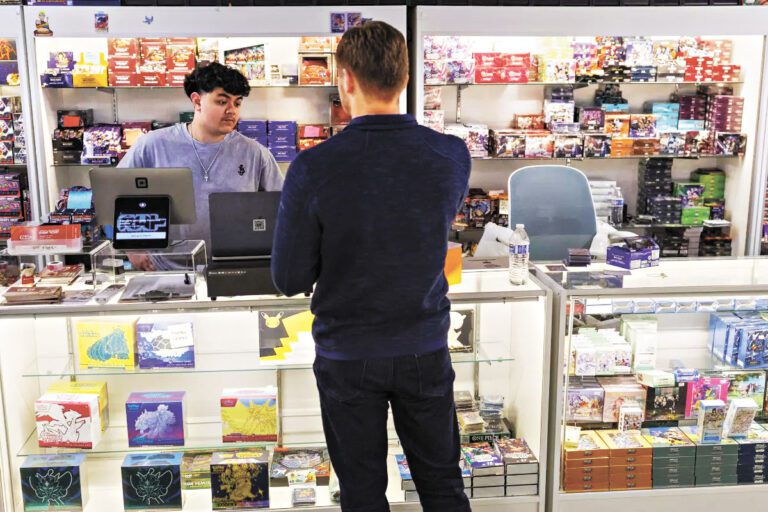 寶可夢卡屢遭盜竊   更成持械搶劫目標