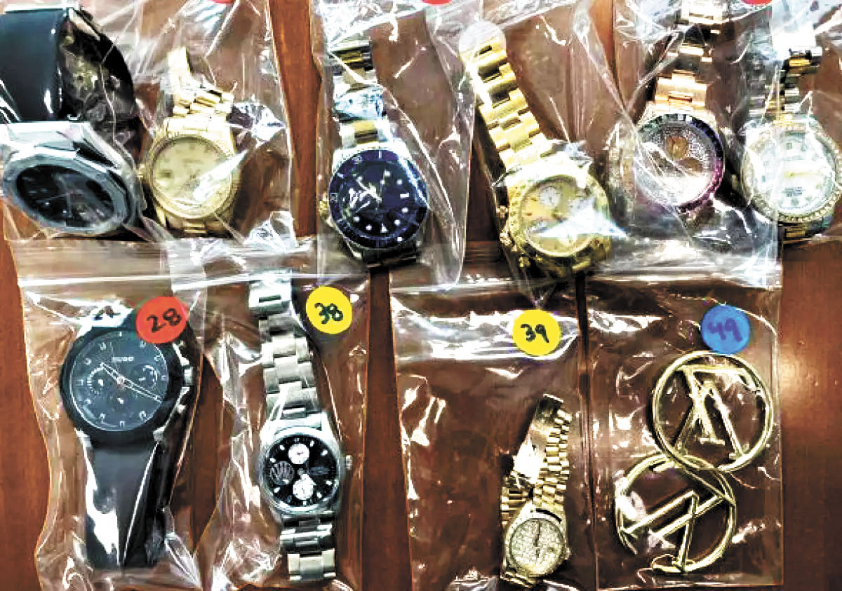 洛杉磯警方稱破獲一個盜竊團夥，追回部分名錶和其他貴重物品。洛杉磯市警察局