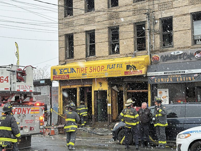 瑞吉屋法拉盛大道輪胎店三級大火