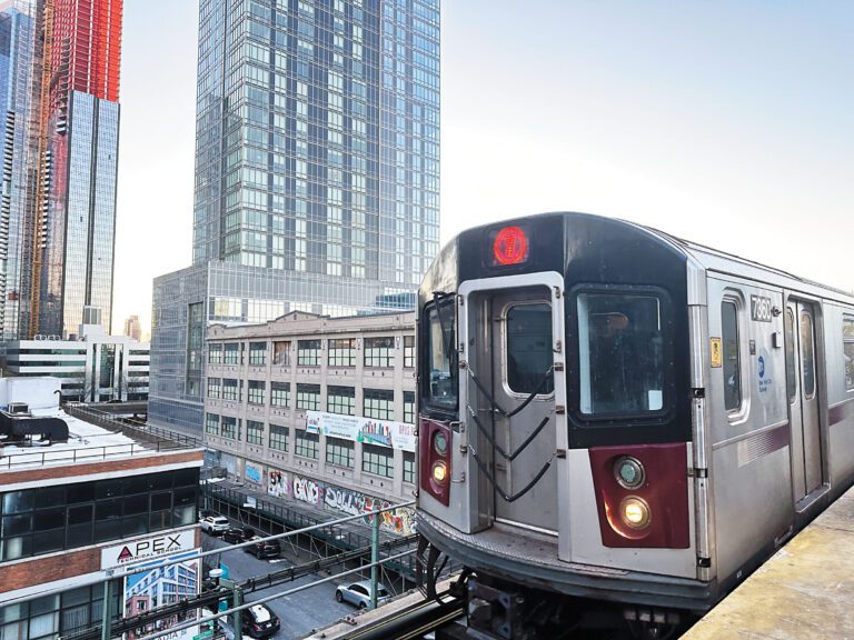 皇后區地鐵列車長遭襲 警方展開調查