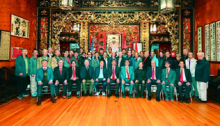 美國余風采總堂舉行2026新舊職員交接典禮 總堂新任主席偉健、副主席耀棋 婦女部新任主任民輝夫人、副主席柱峰夫人