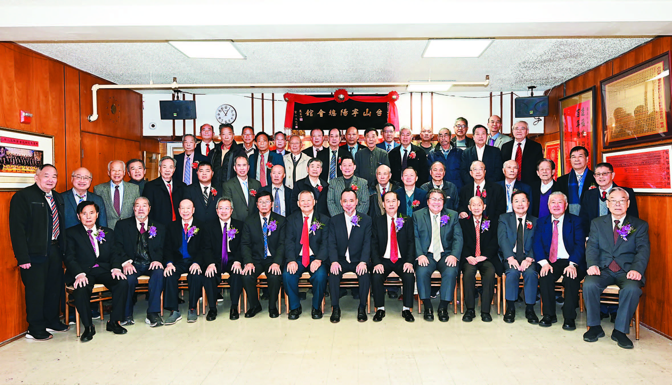 台山寧陽總會館同仁團結齊心，在新的一年共同里為總會館發展開啟美好和諧的新景象。馬紅兵攝