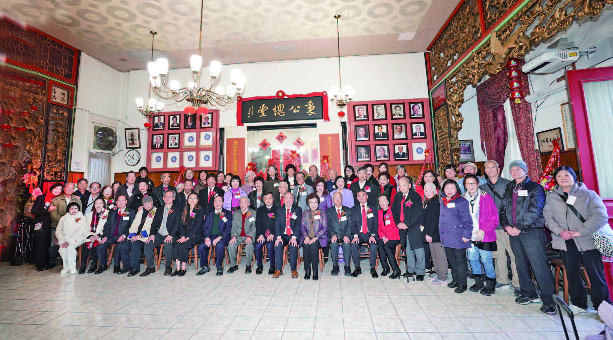 經文處處長伍志翔、文教中心主任劉岱欣及總堂正副總理、元老、職員暨嘉賓、昆仲親臨祝賀，並見證秉公總堂新屆職員交接典禮。譚國亮攝