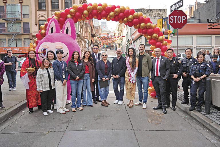 「華埠商遇里」迎馬年市集攤位精彩