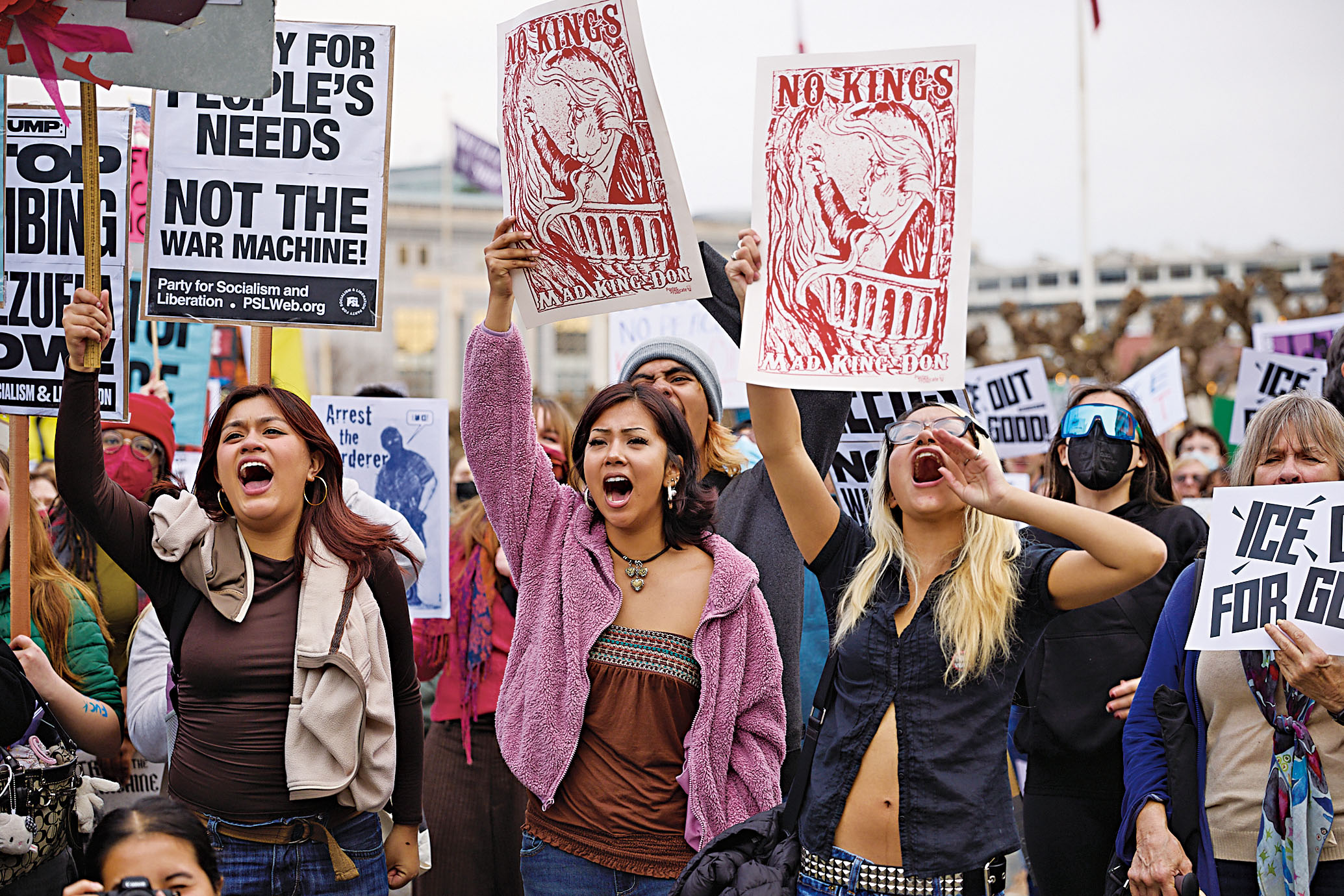 灣區民眾參與Free America Walkout行動,抗議特朗普政府國際和國內多項政策。記者彭詩喬攝
