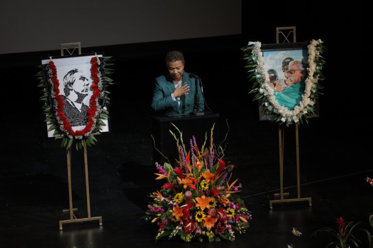 逾兩千人追思美足教練比姆