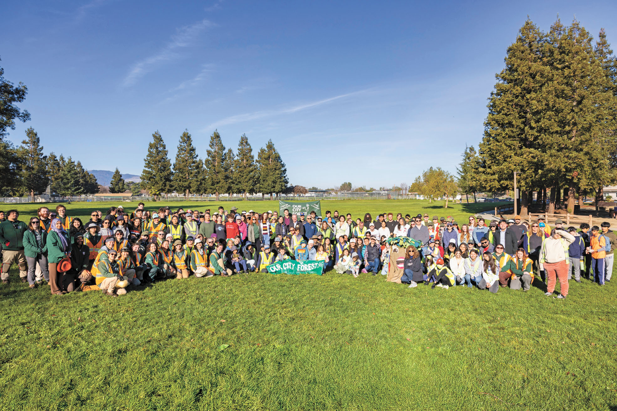 馬丁路德金紀念日植樹活動參與者大合照。主辦方提供