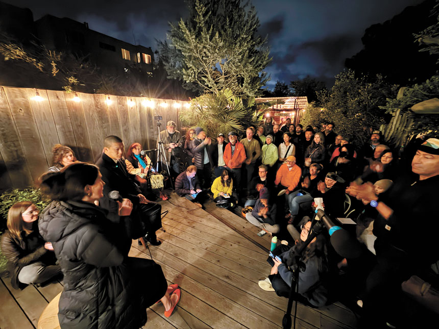 「日落沙丘之友」舉辦社區對話會，過百名居民出席。記者蘇婕雅攝