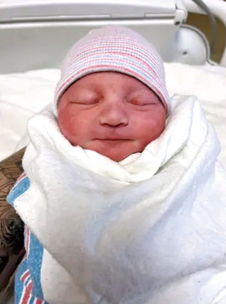 東灣南灣中半島2026元旦日零時   兩男兩女嬰相繼搶閘面世報佳音