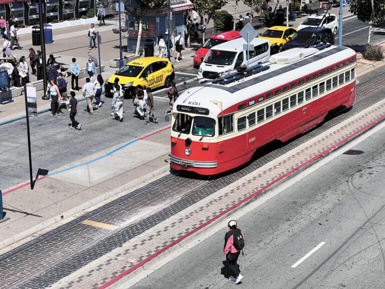 商界公佈民調 2/3選民關注營商公交