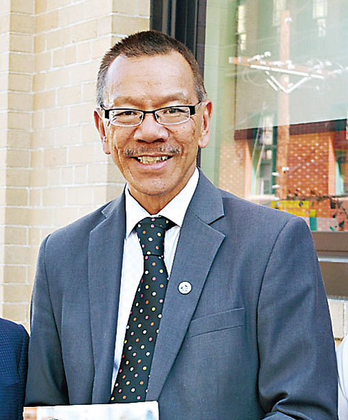 前三藩市市參事會主席余鼎昂。本報資料圖片