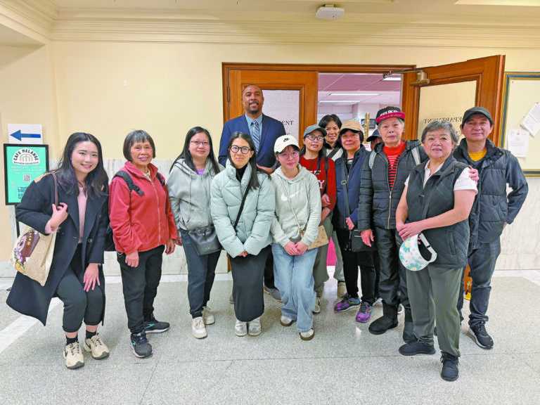 布魯克特市府遞表 參選第十區市參事