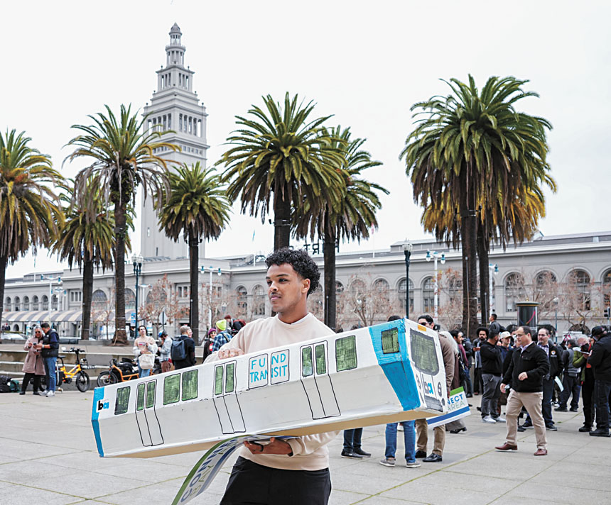 灣區人宣布啟動選民簽名連署 支持公交加稅案放進11月選票