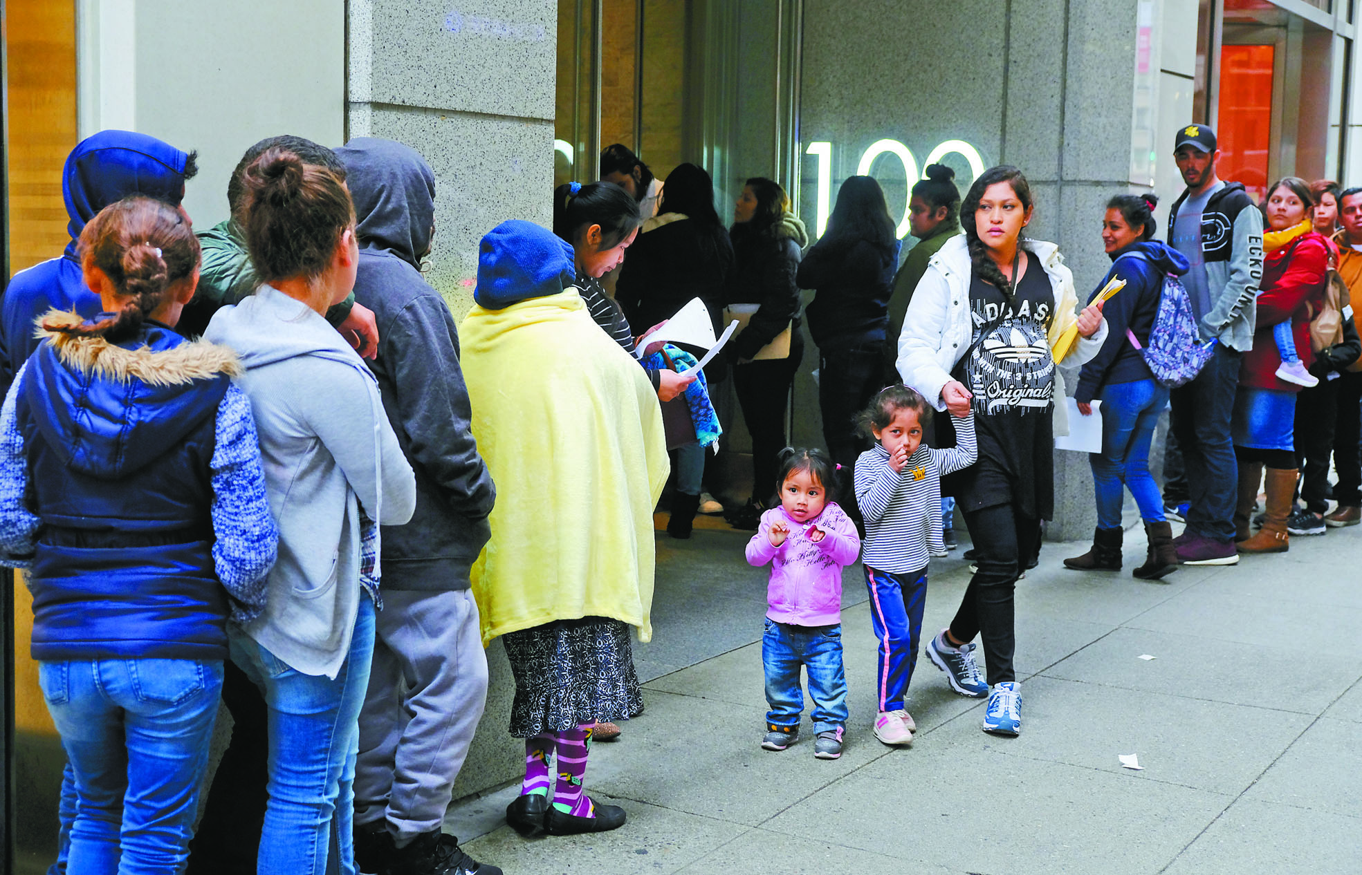 據報三藩市孟金街100號的移民法院租約明年到期。美聯社資料圖片