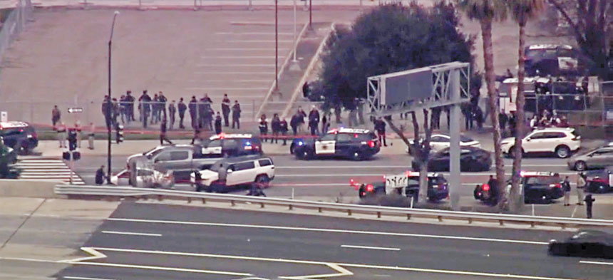 聖荷西市中心21日發生警匪槍戰。KTVU電視畫面