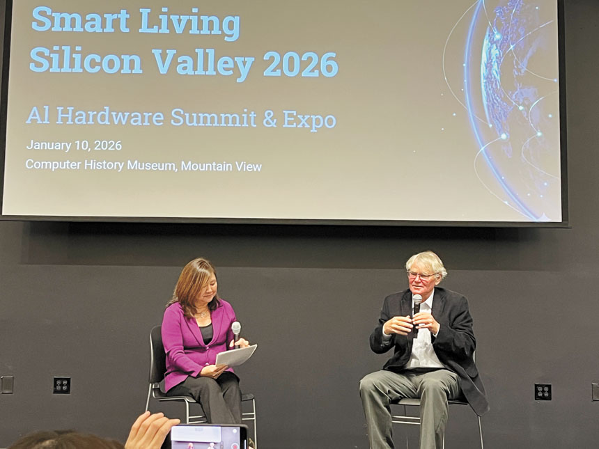 史丹福大學經濟學家羅斯高（右）關注AI和受教育程度較低的經濟群體之間的關係。記者王蔚攝