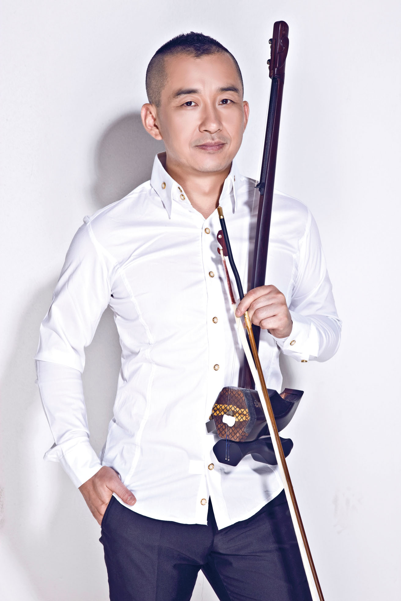 二胡演奏家高韶青。三藩市交響樂團