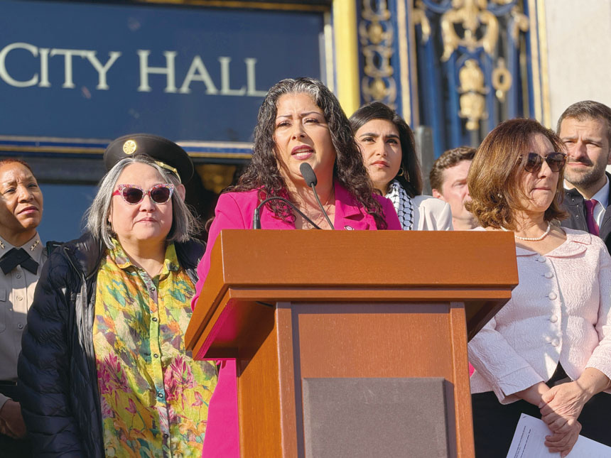 婦女地位部執行主任羅琪在活動中致辭，強調三藩市將持續站在生育自由最前線。記者蘇婕雅攝