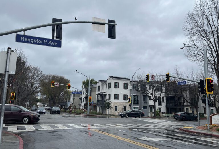 山景城安裝新交通燈 具備AI檢測技術