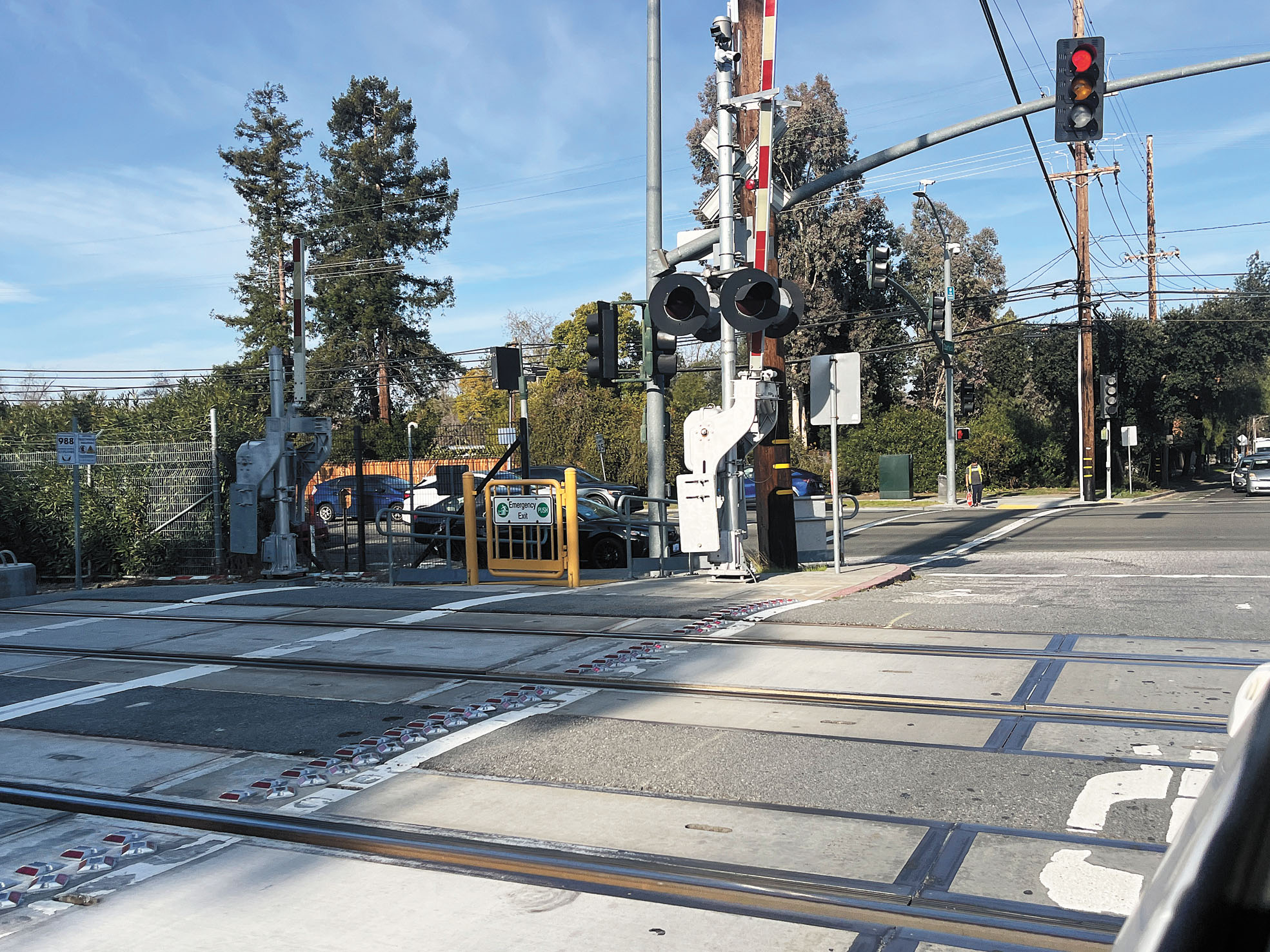 改善街道鐵軌交匯處安全 波羅阿多推立體交叉設計