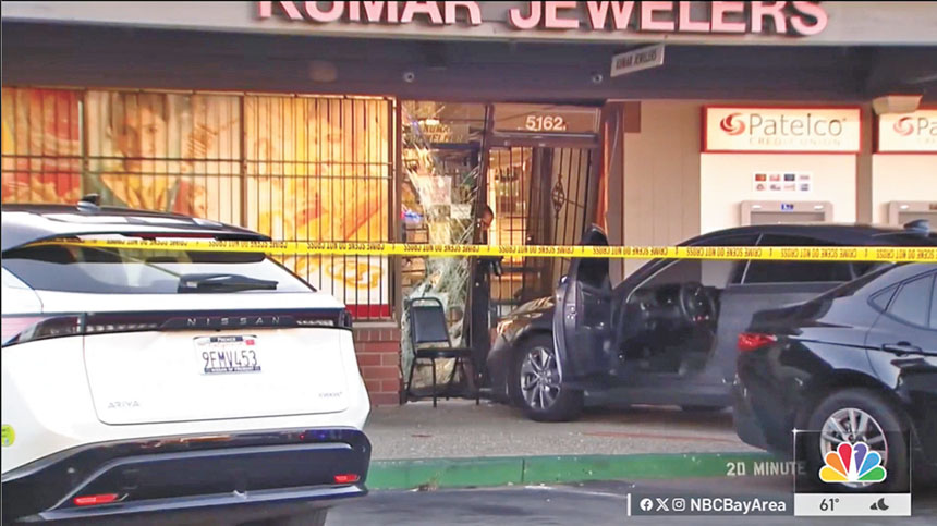 珠寶店去年6月18日遭匪徒用車撞破正門搶掠。NBC電視畫面