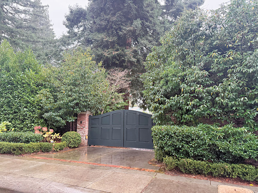 朱克伯格波羅阿多市Edgewood Drive的大宅。記者王蔚攝