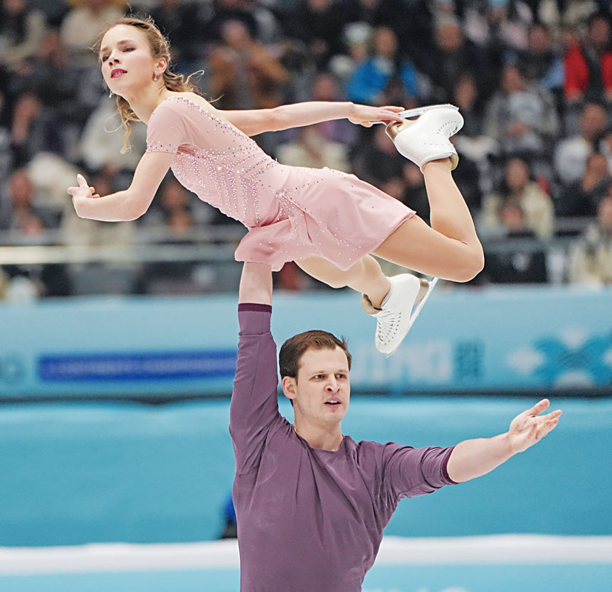 花滑組合逆轉奪冠 冬奧陣容留憾