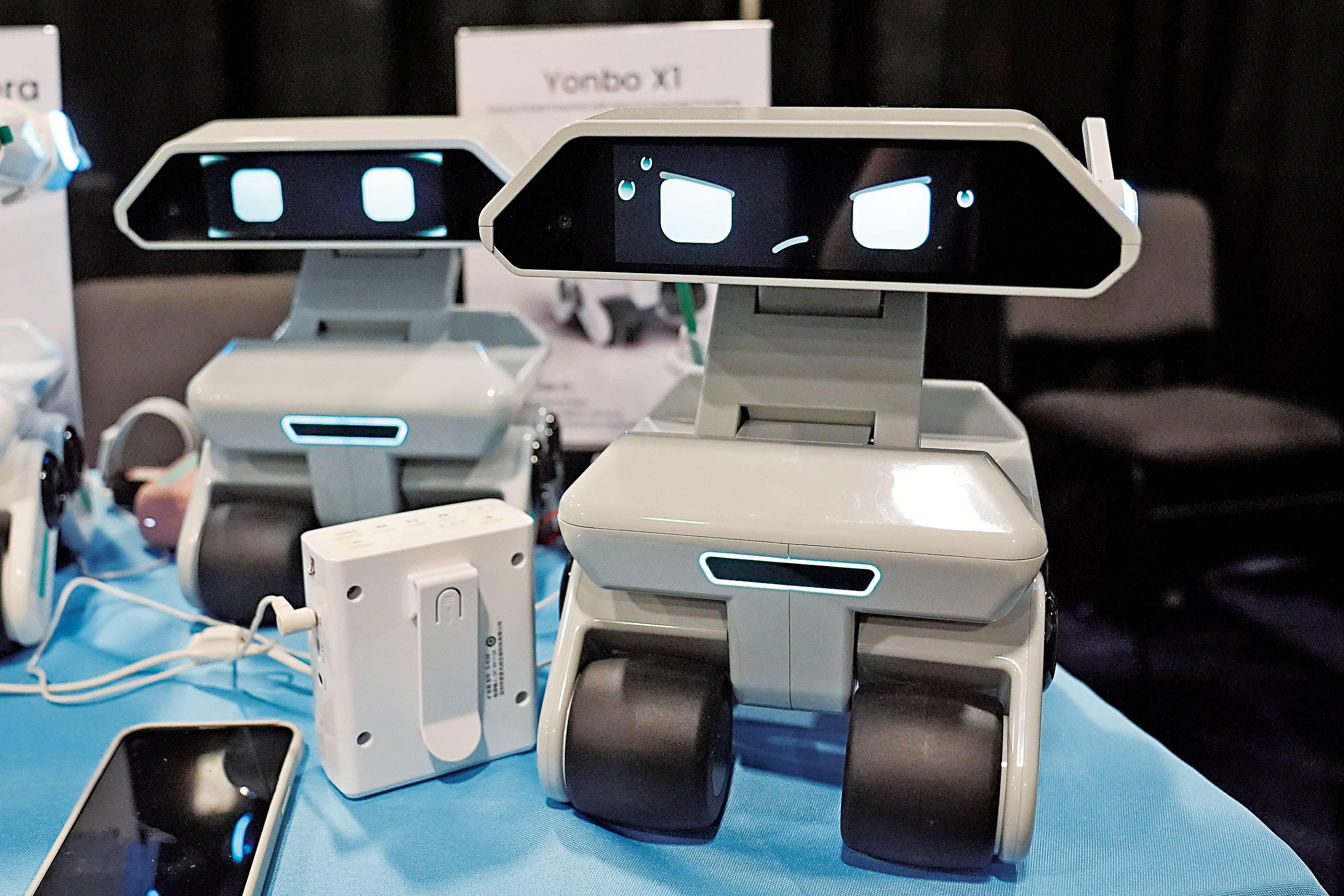 在拉斯維加斯科技展，中國玄源科技X-Orgin展位上的Yonbo X1機器人。美聯社