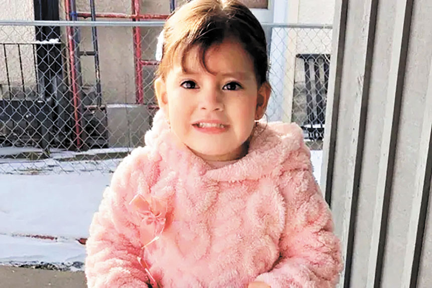 ICE破車窗抓走父親 2歲女童一同被收押