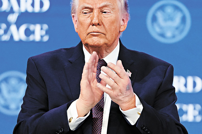 特朗普返美深夜狂發帖文