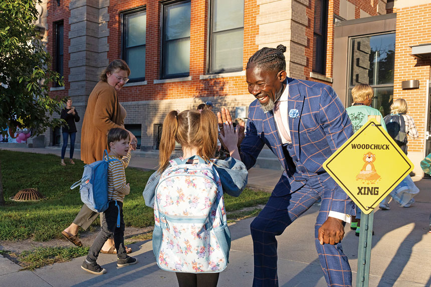 假報身分、非法持槍  愛州學區前總監認罪