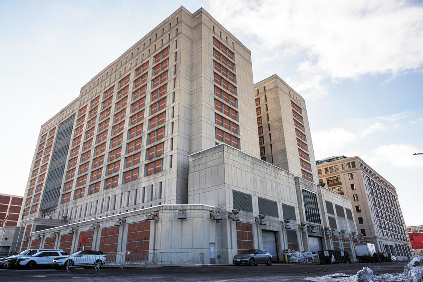 男子冒充FBI持燒烤叉「劫獄」救殺聯邦醫保CEO兇手被識破