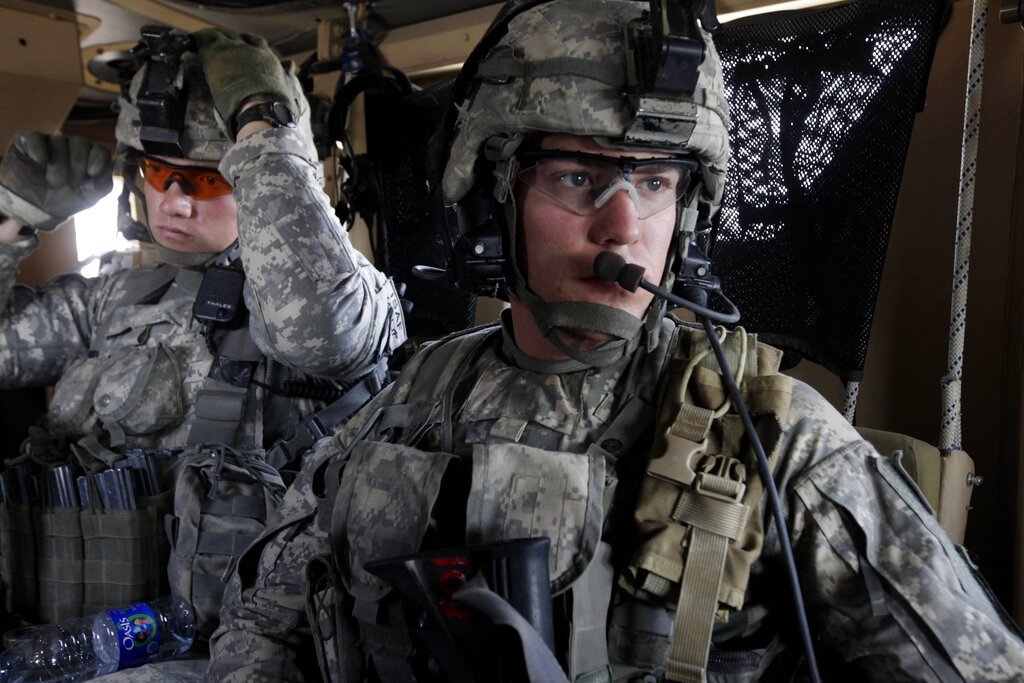 肉身抵擋自殺炸彈！美軍英雄奧利斯獲追授最高榮譽勳章