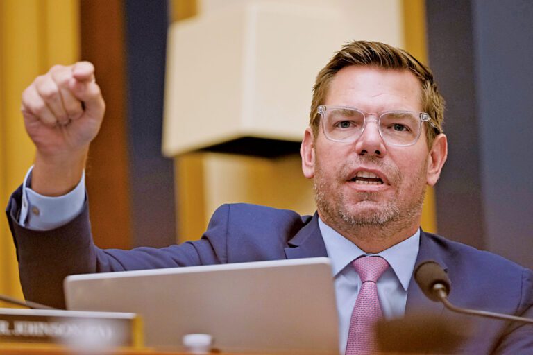 加州醫學會支持斯華威競選下屆州長。美聯社資料圖片