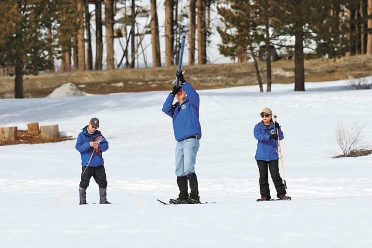 水資源局勘察人員1月30日進行本季第二次積雪調查。加州水資源局