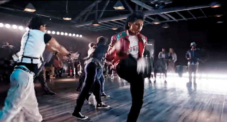 Jaafar重現叔叔MJ名作《Billie Jean》的歌舞場面。