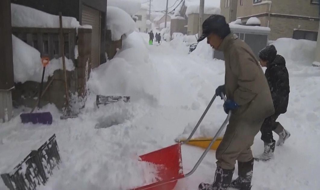 日本沿海地區大風雪釀最少35人死　眾議院選舉日或再有大雪勢影響投票